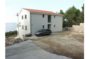 Ģimenes viesu māja Janjina 3